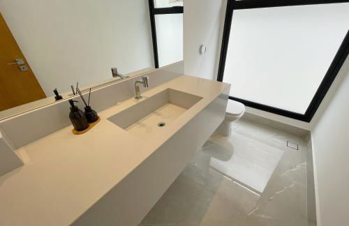 Casa moderna alto padrão em condomínio - Foto 2