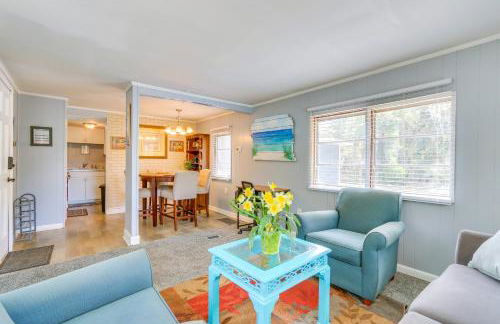 1 Mi to Sands Beach Walkable Island Home with Yard! - Photo 2