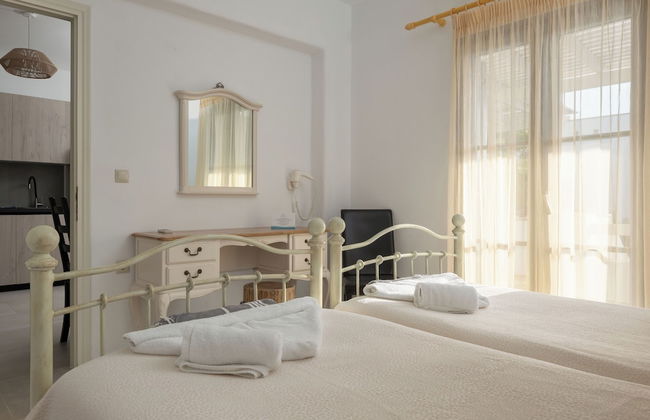 Iliada Villas - Photo 18