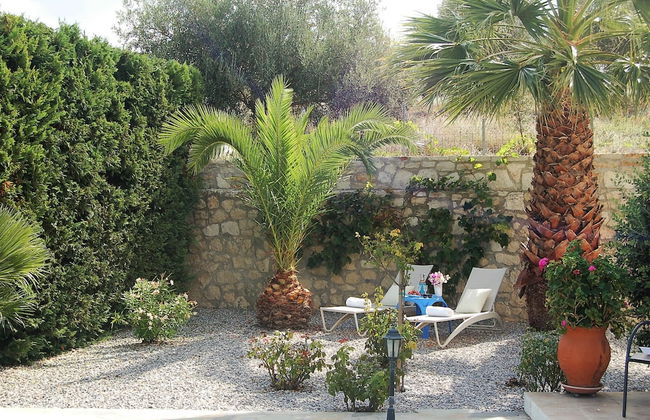 Enticing Villa in Loutra with Private Pool & Garden near Beach - Photo 25