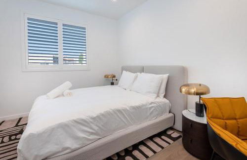 Modern and Chic 2BR Gem with Luxe Finishes, Parking - Foto 11