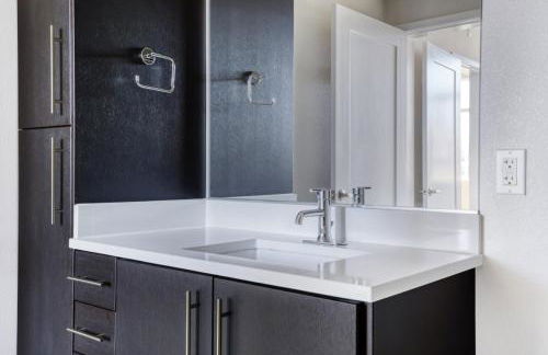 Redwood City 2BR w AC Gym WD nr Caltrain SFO-1110 - Foto 18