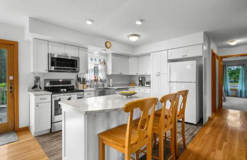 Charming Harwich Home—Relax Explore Cape Cod - Photo 12