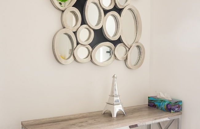 Charming Yorkville Condos - Photo 33