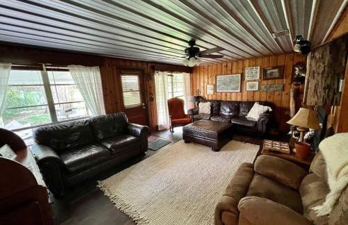 Quiet Farmhouse IN THE COUNTRY close to major theme parks - Photo 19