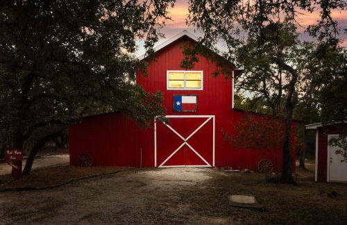 Red Barn Inn Feed Deer and play games & Firepit - Foto 52