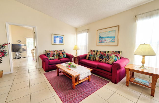 Arler House - Amazing 4 Bed 3 Bath - Private Pool - Photo 12