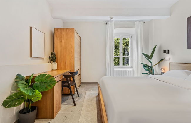 Clausen Hideaway Modern Apartment ID211 - Photo 4