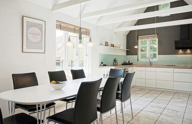 8 Person Holiday Home in Ronne - Photo 17