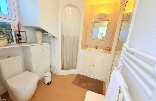 Villa climatisée, Golfe Saint Tropez, 12 pers, 4 suites, Piscine chauffée, Hammam, Spa, Billard, Pétanque, Wifi professionnel haut débit - Photo 30