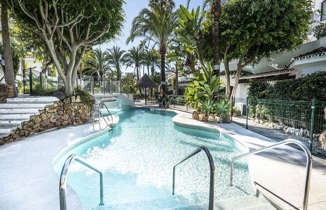 2 bedroom Apartment in Marbella with swimming pool and terrace - Photo 1