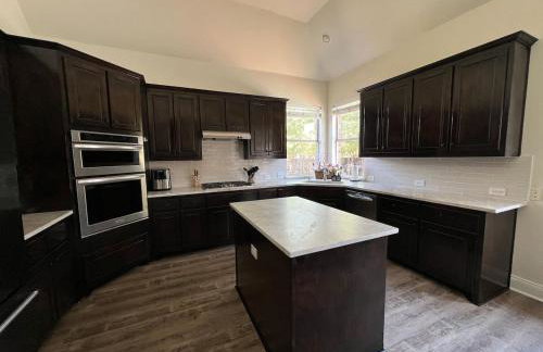 Lovejoy Serenity - Amazing pool, Games, Movie Room - Photo 19