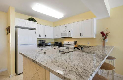 Pelican Beach 1216 - Ocean Front Condo with Shared Pool & Beach Access - Foto 8