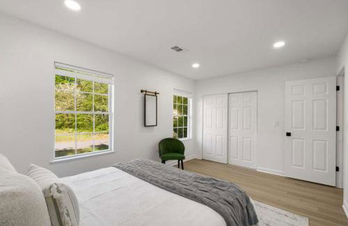 Stroll to Downtown Alpharetta AND Avalon Shops - Foto 23