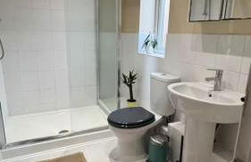 Watford High Street apartment with kitchen & sofa bed - Foto 12