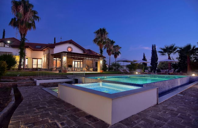 Incredible Large Villa In Paphos Sleeps 14 Children Pool, Jacuzzi, Huge Garden - Foto 34