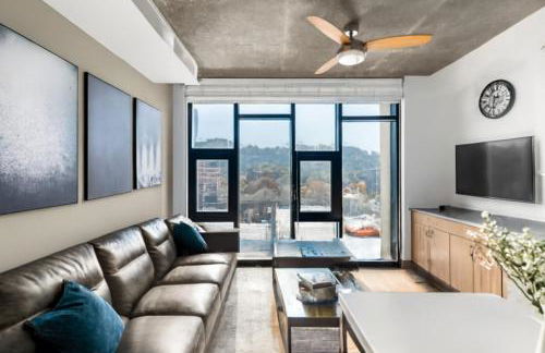 Prime 2BR Stay Five Points and Nightlife 7th - Photo 1