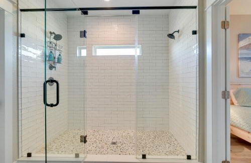 Relax Poolside, Walk to Sand! Galveston Family Gem - Foto 16