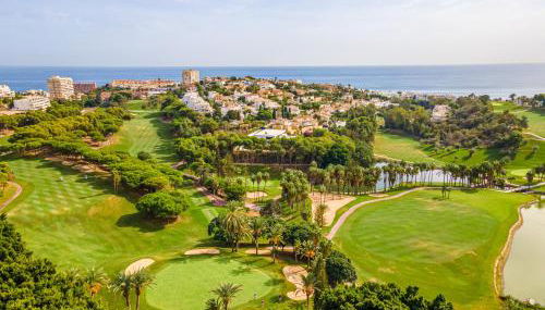 Wonderful Golf & Beach Apartment with front Seaview and Pool - Foto 2