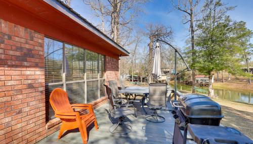 Hot Tub, Lake Access! Anglers Escape in Hemphill - Foto 3