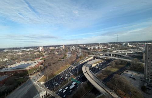 Ember Skyline Suite - Photo 6