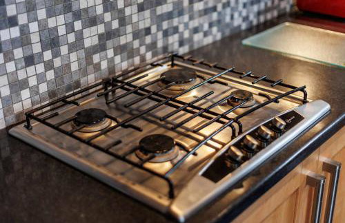 The Gables Penthouse - 15-Minute Walk to Branksome Chine Beach - Photo 16