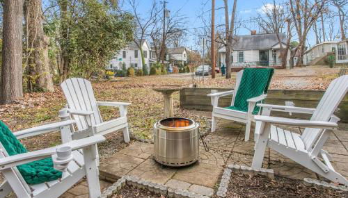 Cozy 3BD with Air Hockey, BBQ - Near Duke University - Foto 2, Garden view