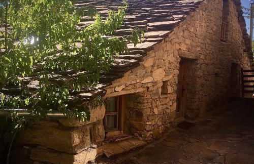 La Pegatera Masia rodeada de bosque ideal para desconectar - Photo 70