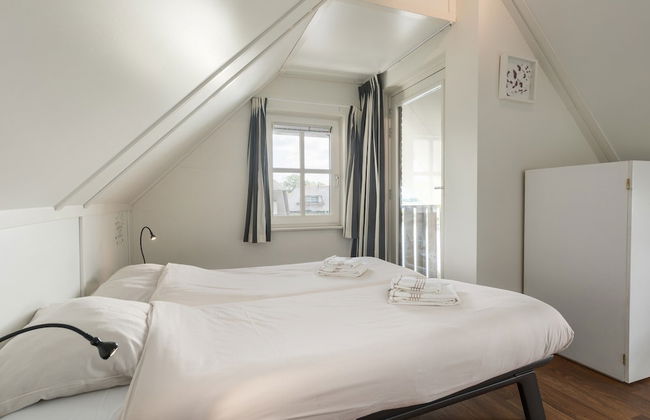 Giethoorn Villa With Modern Touch - Photo 4