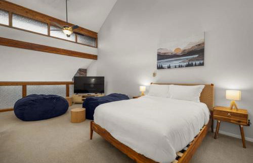 Paddle & Pine - Lake Views & Private Dock Access - Photo 29