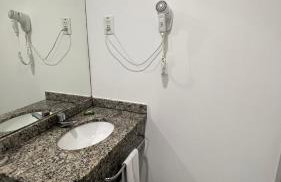 Praia do Canto Apart Hotel quarto sala e varanda - Foto 11