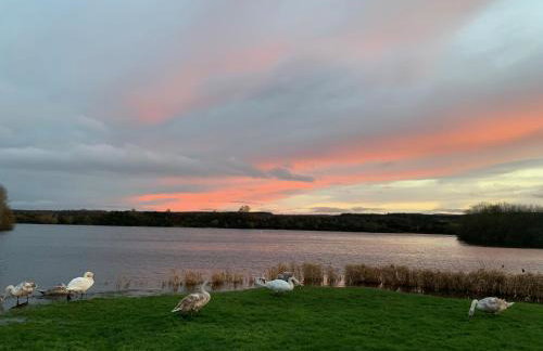 Lochside Loft - Self Catering Apartment for 2 In a great location for Inverness Airport and both Cabot Highlands & Nairn Golf Courses - Foto 25