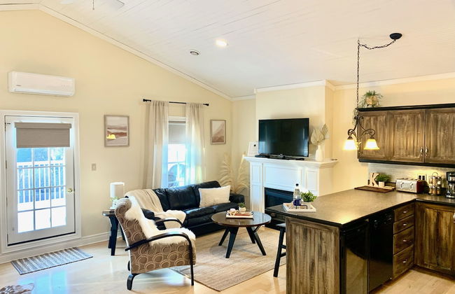 Suites On King - Photo 20