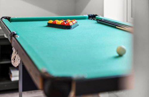 NEW! Spacious 3 BR Detached Home! Hosted by Oakstone stays! Driveway parking, Fast Wifi, A5 with great Midlands transport links - Foto 16