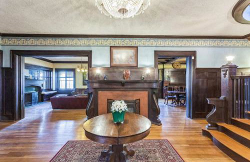 Massive 5 bedroom downtown - Photo 22