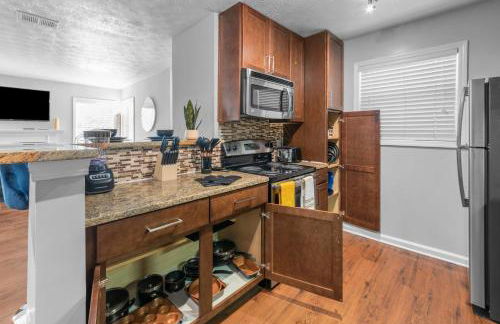 Modern Sapphire Sanctuary near Braves Stadium - Foto 12