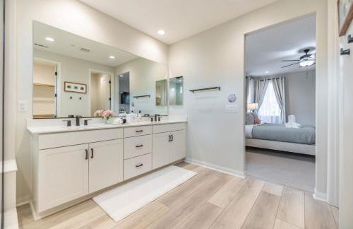 #Marbella Lane - Elegant 5BR Home Rancho Mission - Photo 39