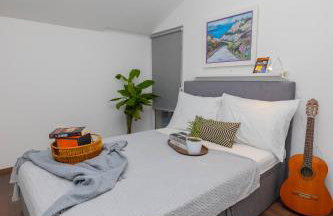 Modern Urban Oasis - Korčula - Photo 40