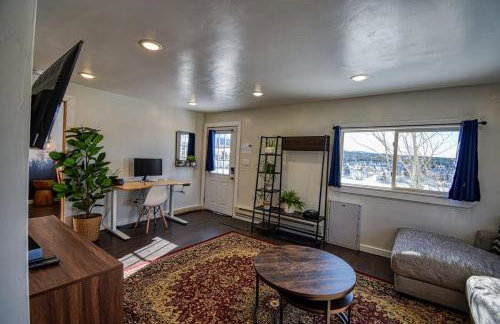 The Hilltop Haven 2bd Suite and Pet Friendly - Foto 7