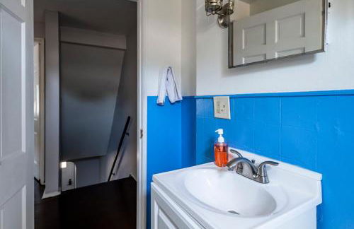 Cozy 2BR Retreat with Workspace - Washer and Dryer - Foto 21