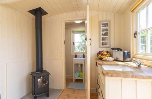 Tranquil Riverside Sherperd's Hut Close to Tewkesbury Abbey - Foto 9