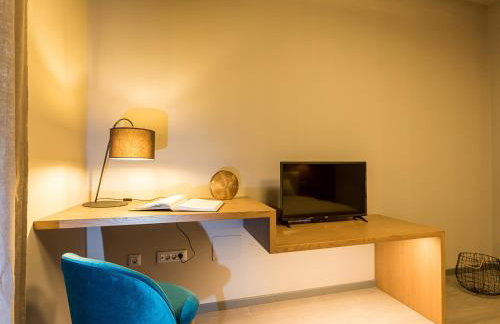 Magnolia - Modern Apartment near City Center and Sea - Photo 32