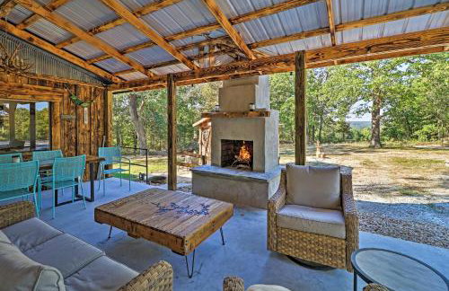 Cozy Cabin with Backyard Oasis 11 Mi to Marina - Foto 1