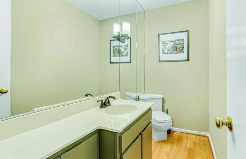 7 Bdrm, Pickleball, Bball, HotTub, FirePit, Golf! - Foto 70