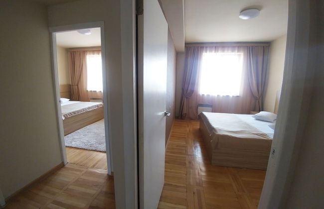 Cross Apartments and Tours - Photo 10