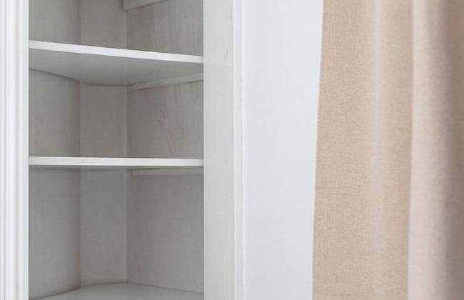 Historical 2BR Apartment with Sauna & Great Location - Foto 13