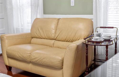 Bright & Spacious 3BR, Mins from Downtown, Easy to Gillette, Parking - Foto 24