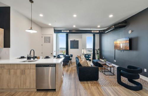 2BR, King Bd, Free Prkn, Gym, NYC View, 8min Train - Foto 50