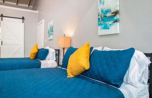 Farmhouse and Charming Place - Photo 48