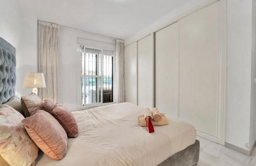 Apartamento con enorme terraza en complejo con piscina en Nueva Andalucía - Lorcrimar - Foto 25